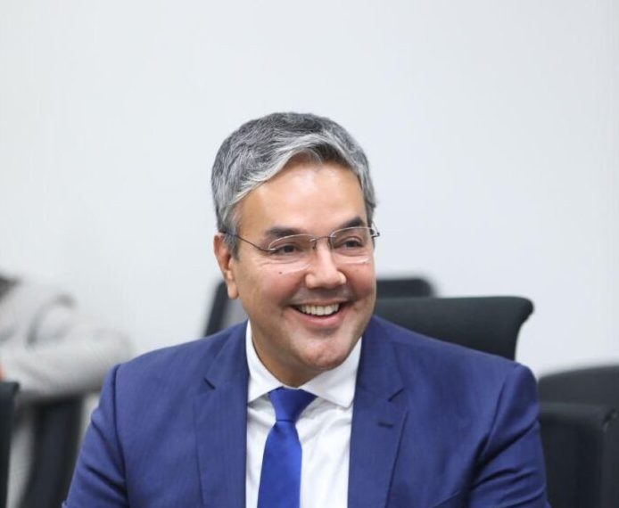 sergio-reis-696x1044 (3)
