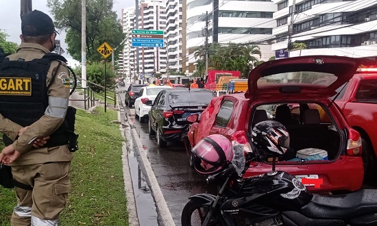 acidente-beira-mar-220423_11zon