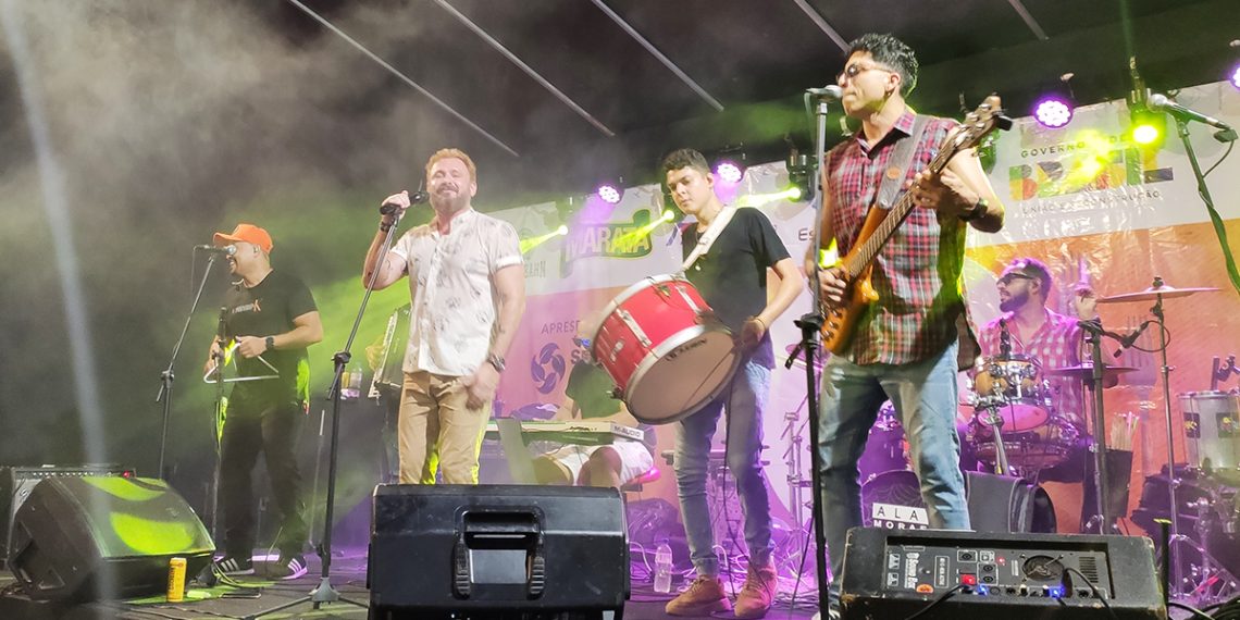 Tuka Veloz e Zé Tramela abriram a primeira noite do festival Brasil Sabor no Shopping Jardins