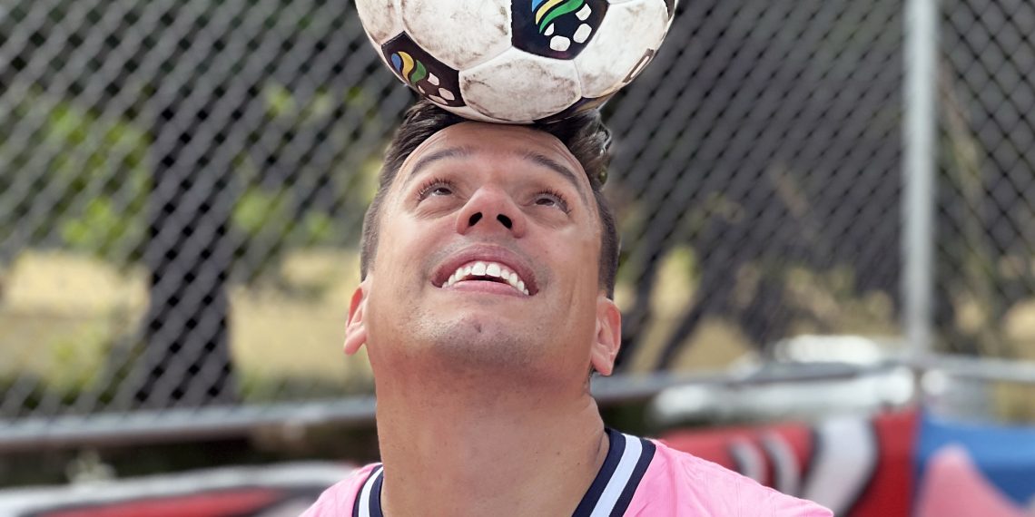 Diego Freestyle realiza show de embaixadinhas em Aracaju