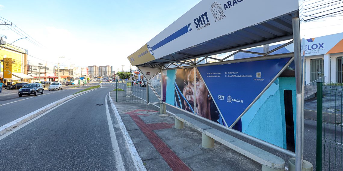 Abrigos de ônibus - Foto_Michel de Oliveira (2)