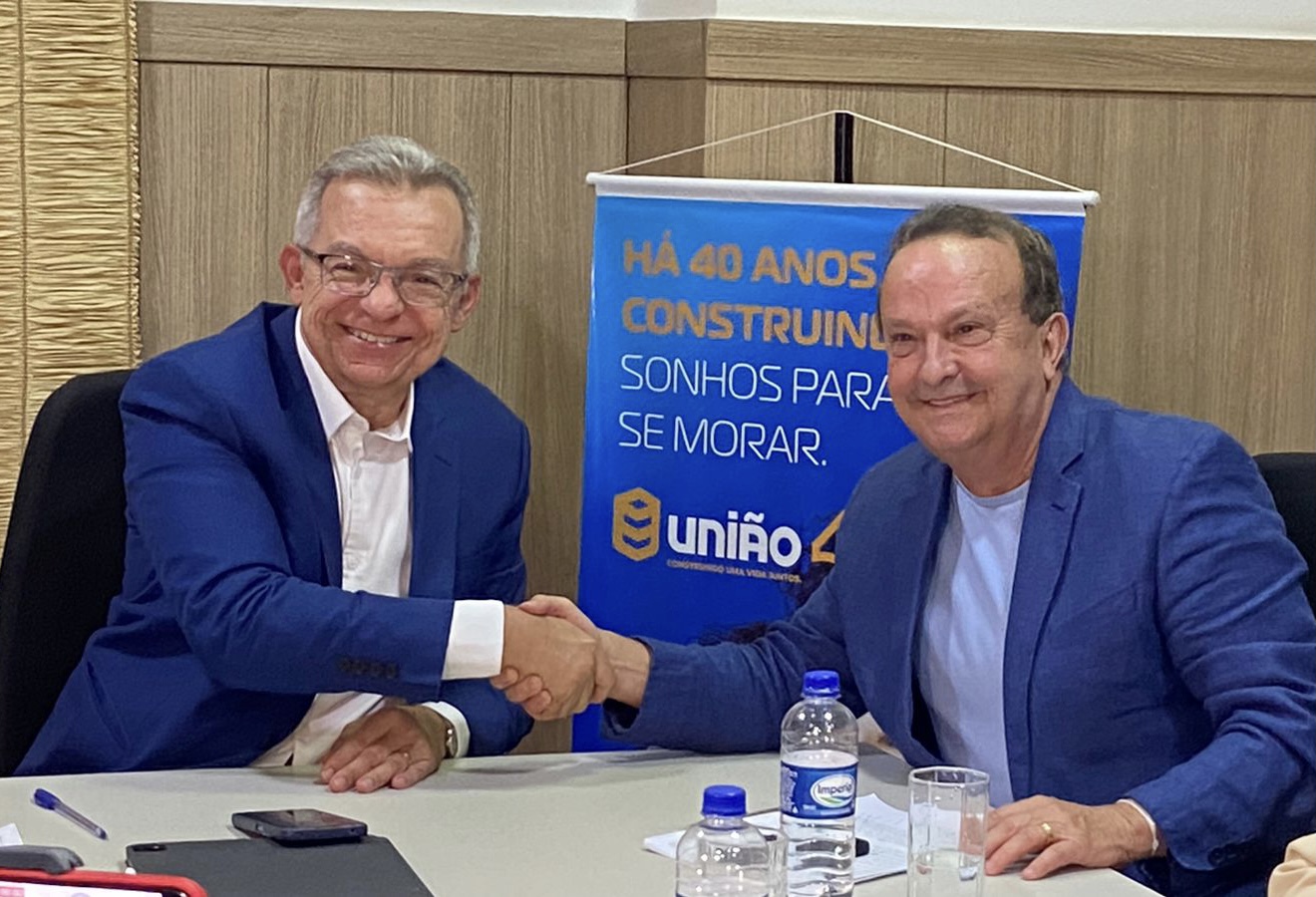MarcoQueiroz_CesarSilveira_assinamcontrato
