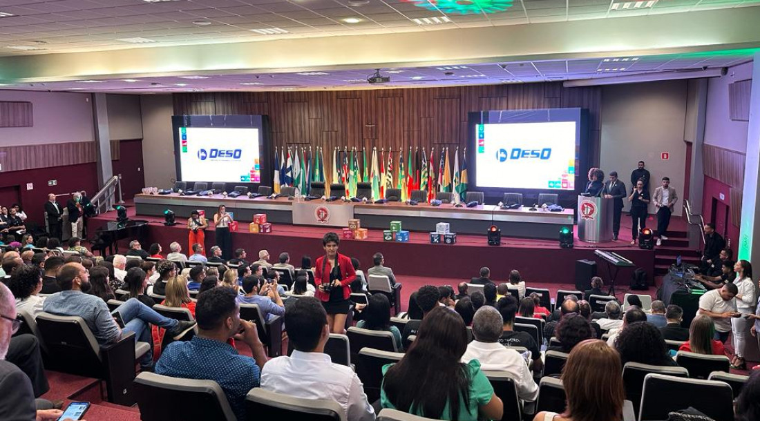 slide_1470678b30de201df4f02904582132ad