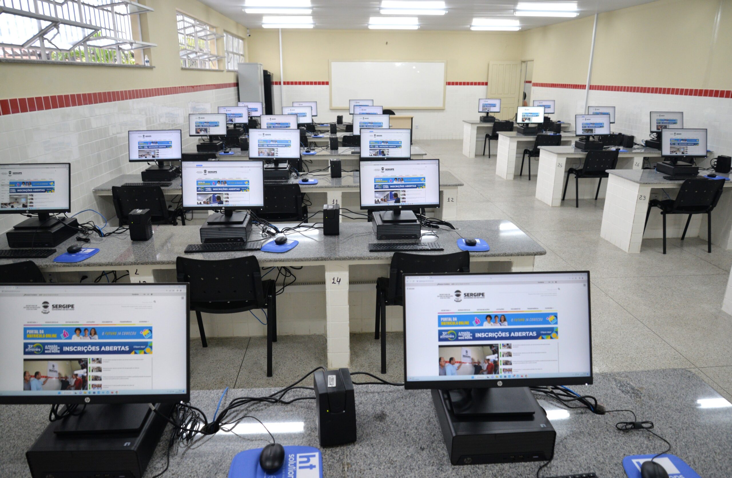 Laboratório de Informática foto Maria Odília 2023 (19)