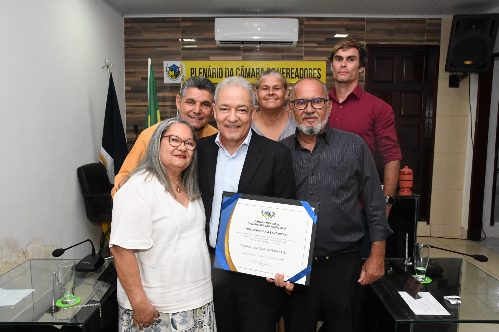 MARCOS SALES E FAMILIARES
