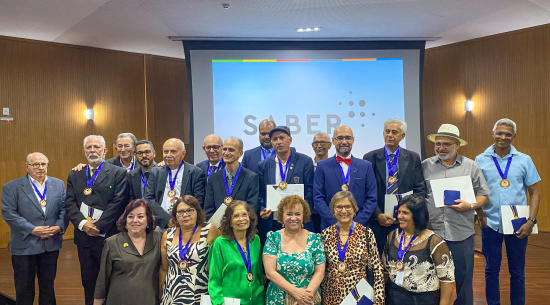 slide_42fd6f2a5837110fbb39461b403ec41f