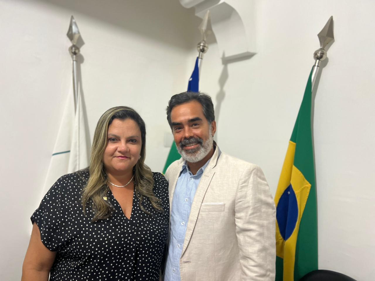 A presidente do CAU Sergipe Karinne Santiago e Edilio Lima, vice-presidente