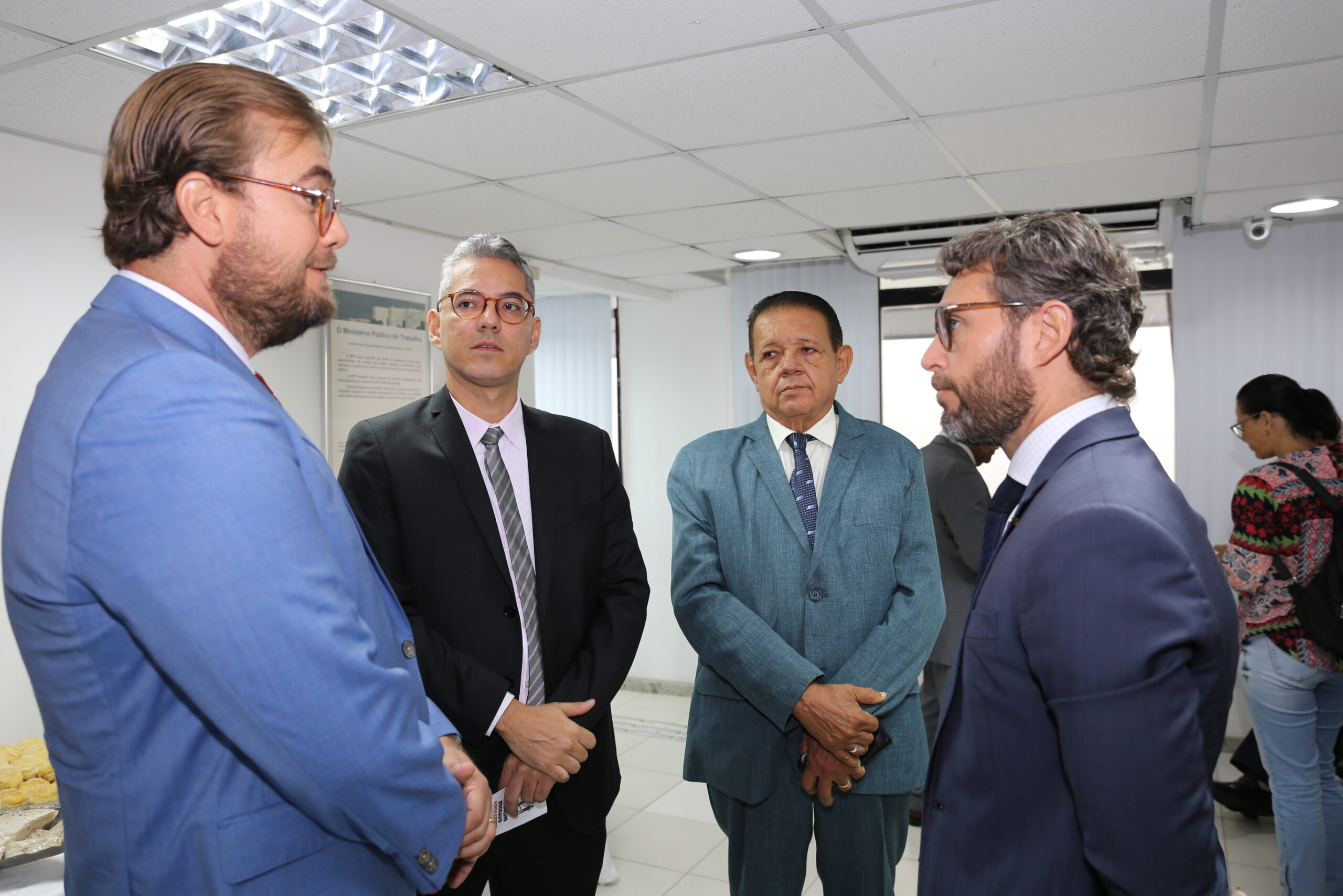 Autoridades participaram do evento
