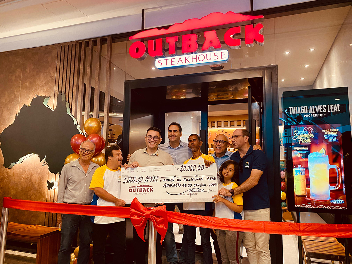 Primeiro restaurante Outback foi inaugurado em janeiro de 2024 no RioMar Shopping