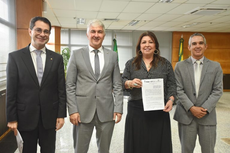 01-Termo-Cooperacao-TCE-Gastos-Publicos-768x512