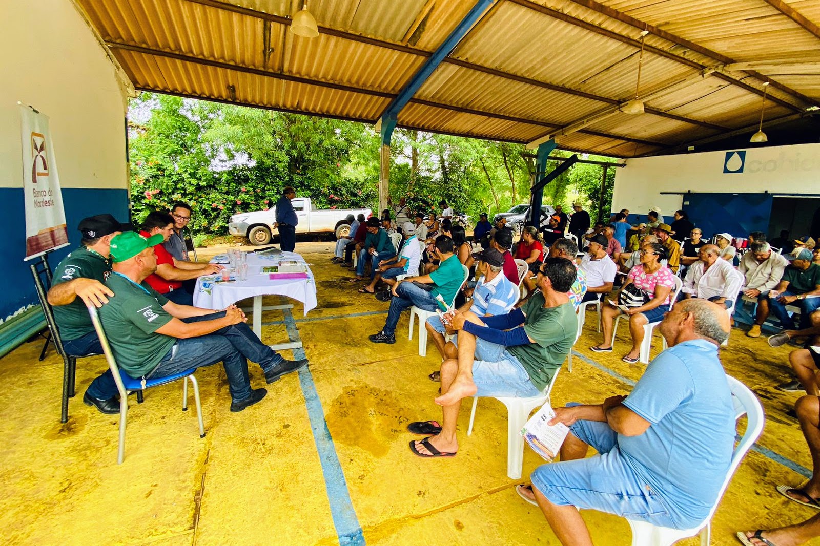 Reunião entre agricultores irrigantes e Banco no Nordeste realizada no perímetro Califórnia - Foto Perímetro Irrigado Califórnia Coderse (2)