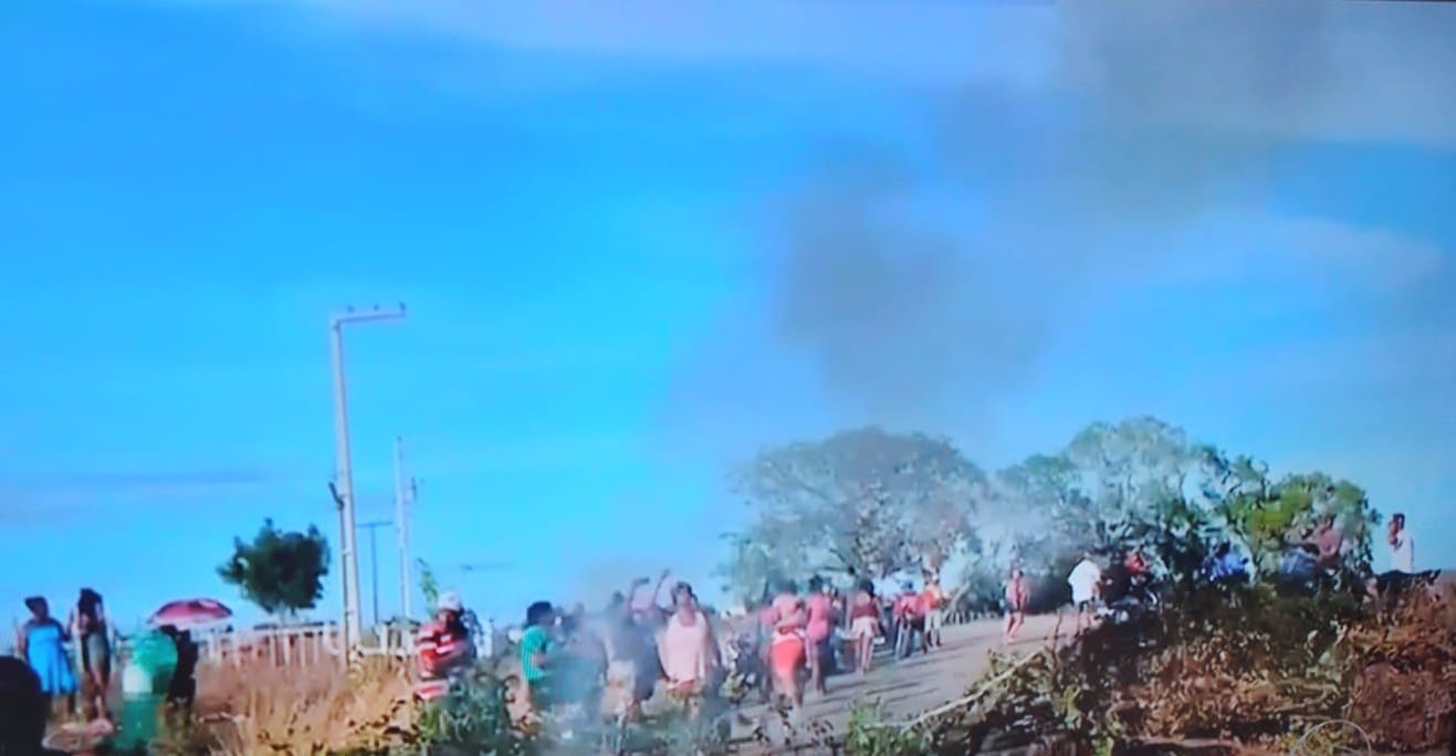 Protesto-falta-de-agua-foto-reproducao-redes-sociais-24042025