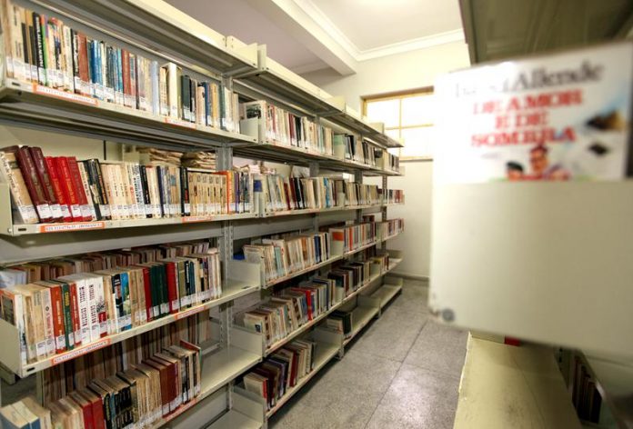biblioteca_clodomir_silva_fotos_lizia_martins_4-696x472 (1)