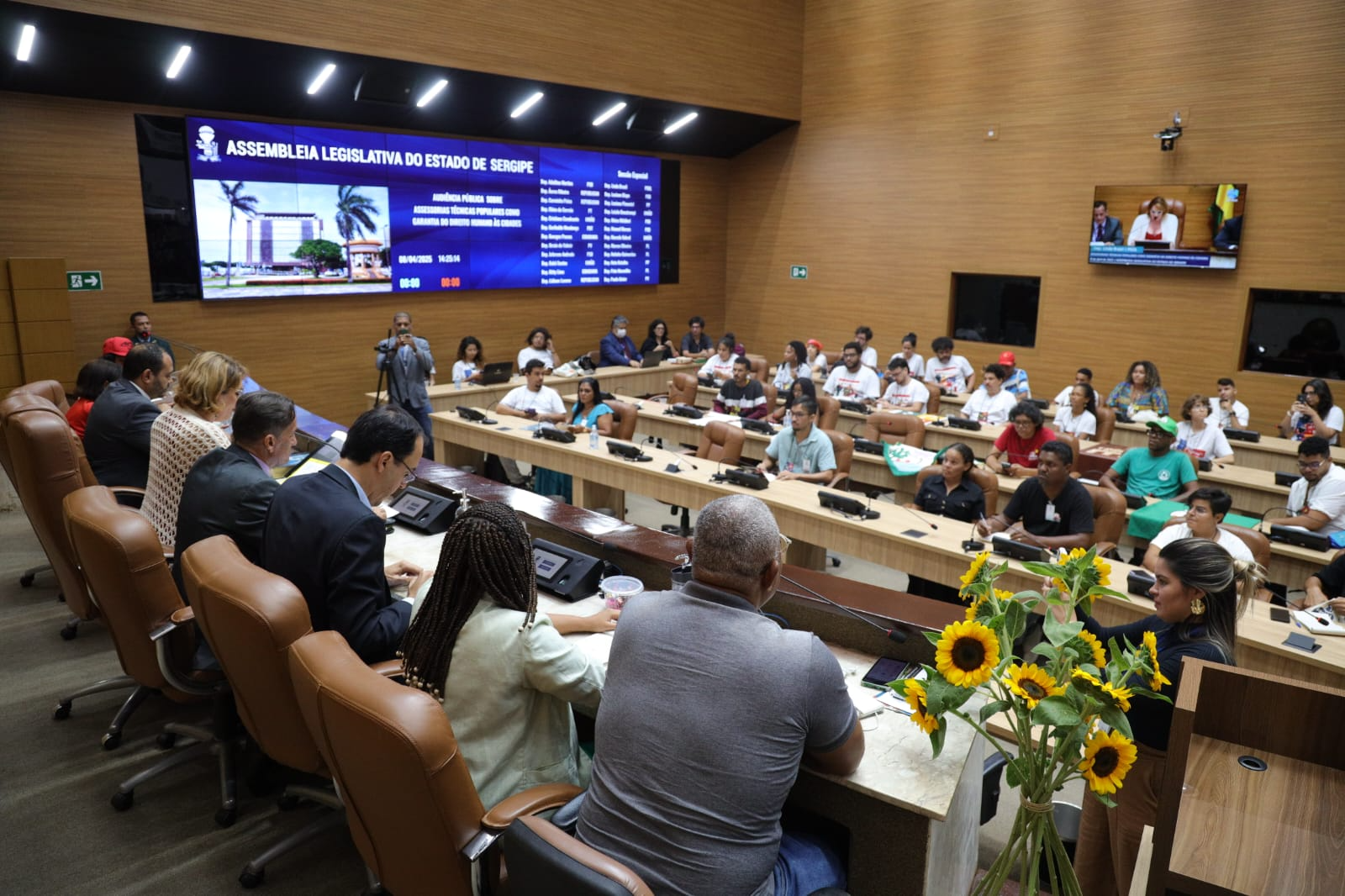 eb65c733-cc70-4ba8-900e-bf6ffb52a137 eb65c733-cc70-4ba8-900e-bf6ffb52a137