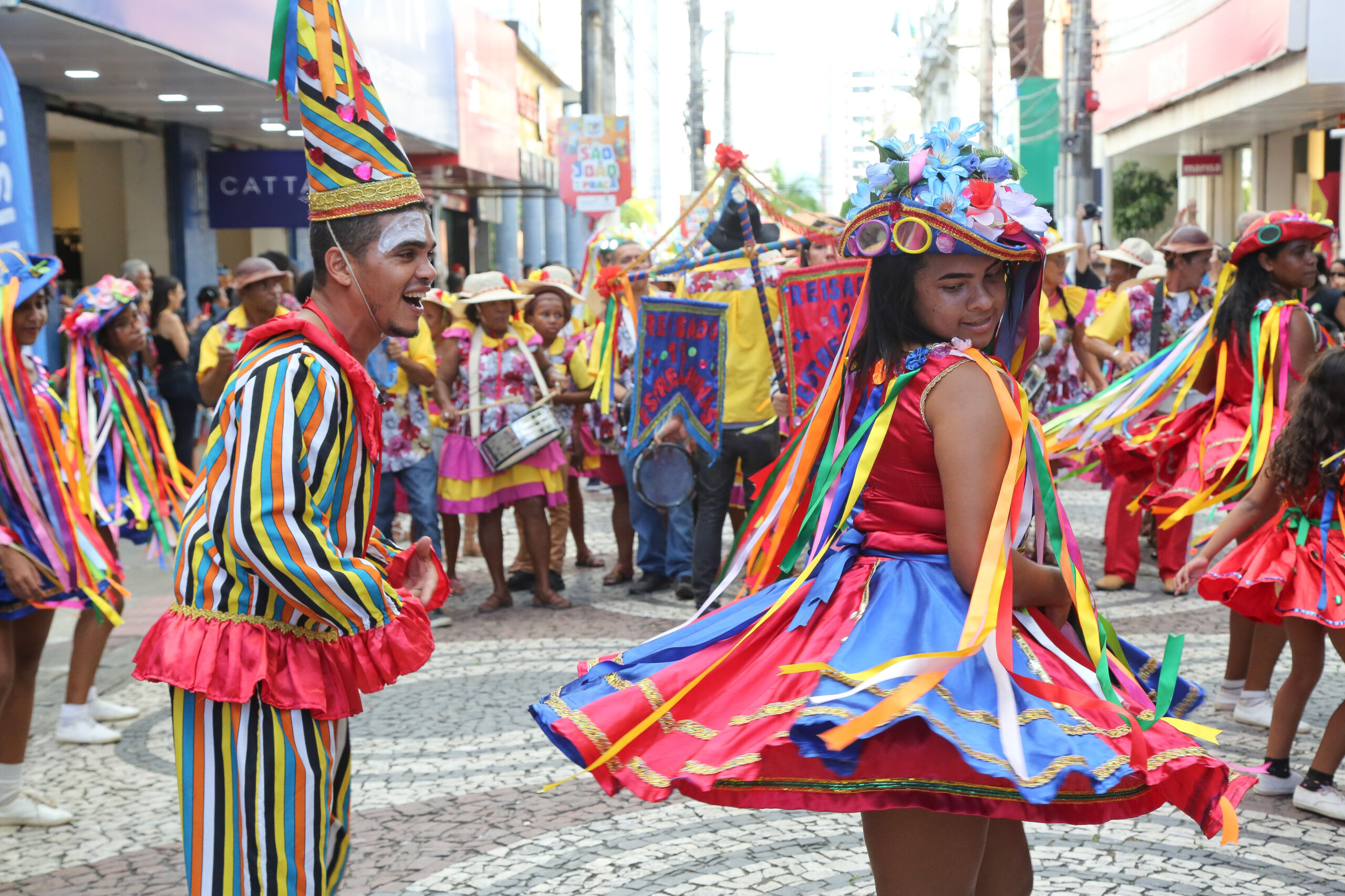 Cortejo folclórico grupo Reisado