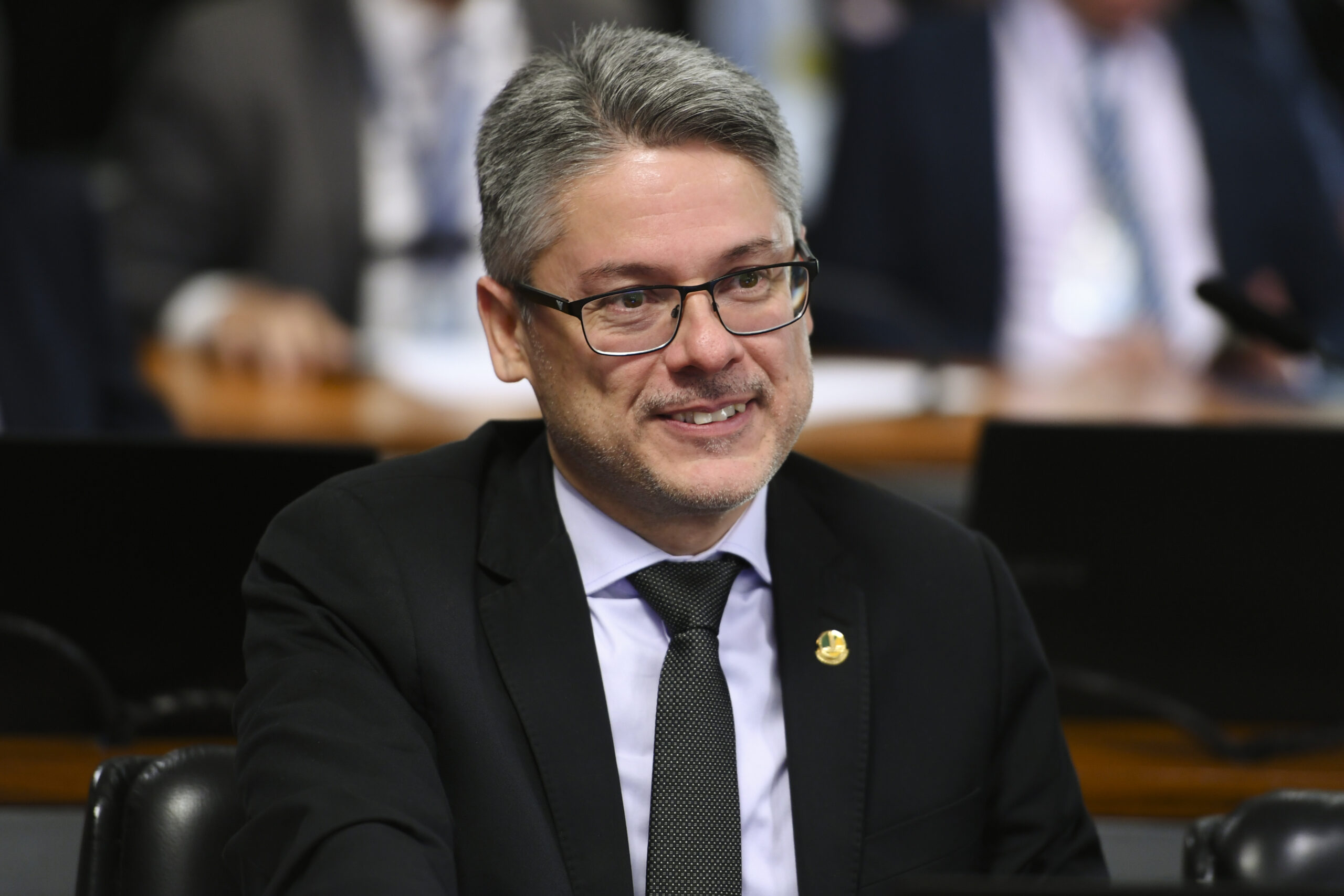 Comissão de Segurança Pública (CSP) realiza reunião deliberativa com 5 itens. Entre eles, o PL 5.550/2020 que "Altera os arts. 155, 157, 180 e 180-A do Decreto-lei nº 2.848, de 7 de dezembro de 1940 (Código Penal), para agravar as penas aplicáveis aos crimes de furto, roubo e receptação, bem como aperfeiçoar a redação dos referidos tipos penais". 

À bancada, senador Alessandro Vieira (MDB-SE).

Foto: Edilson Rodrigues/Agência Senado