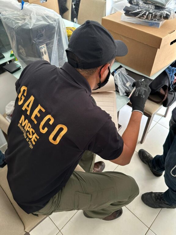 08967393-a31d-42aa-a2df-9e56e2ca849b-576x768