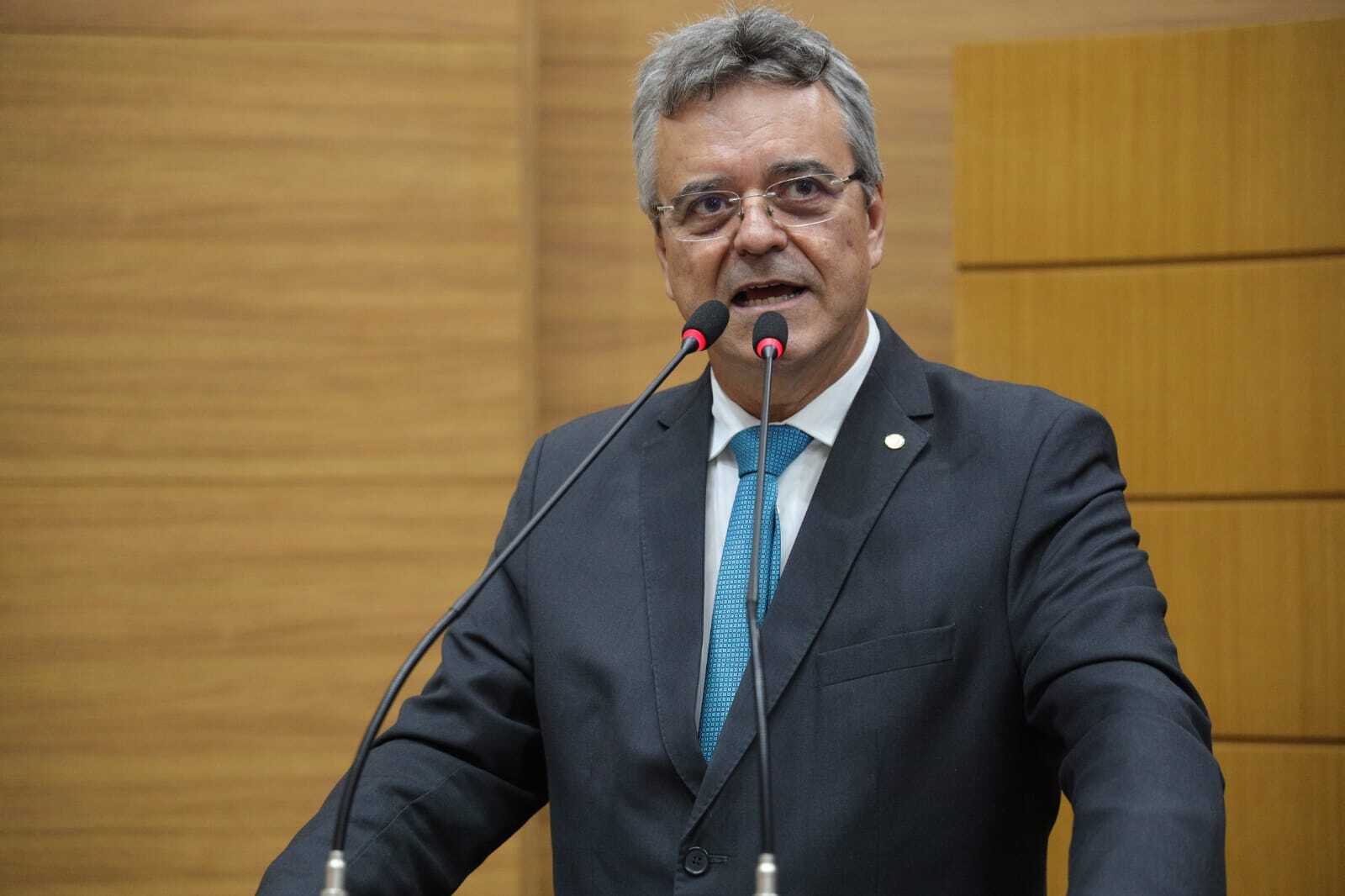 Luciano no plenário