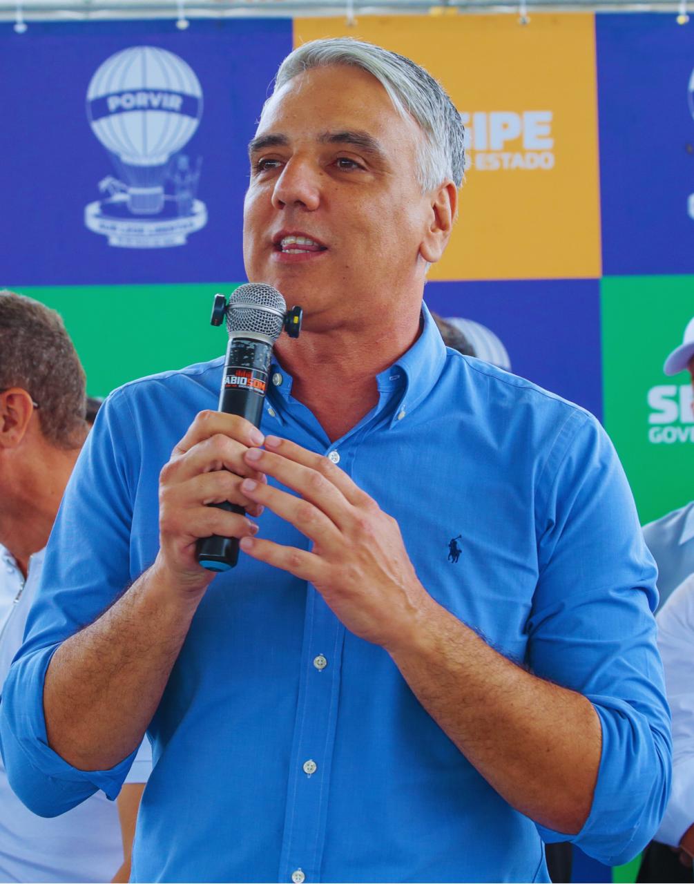 e8e5cbdf-3dc9-4c0c-a557-cd9d1463194e e8e5cbdf-3dc9-4c0c-a557-cd9d1463194e