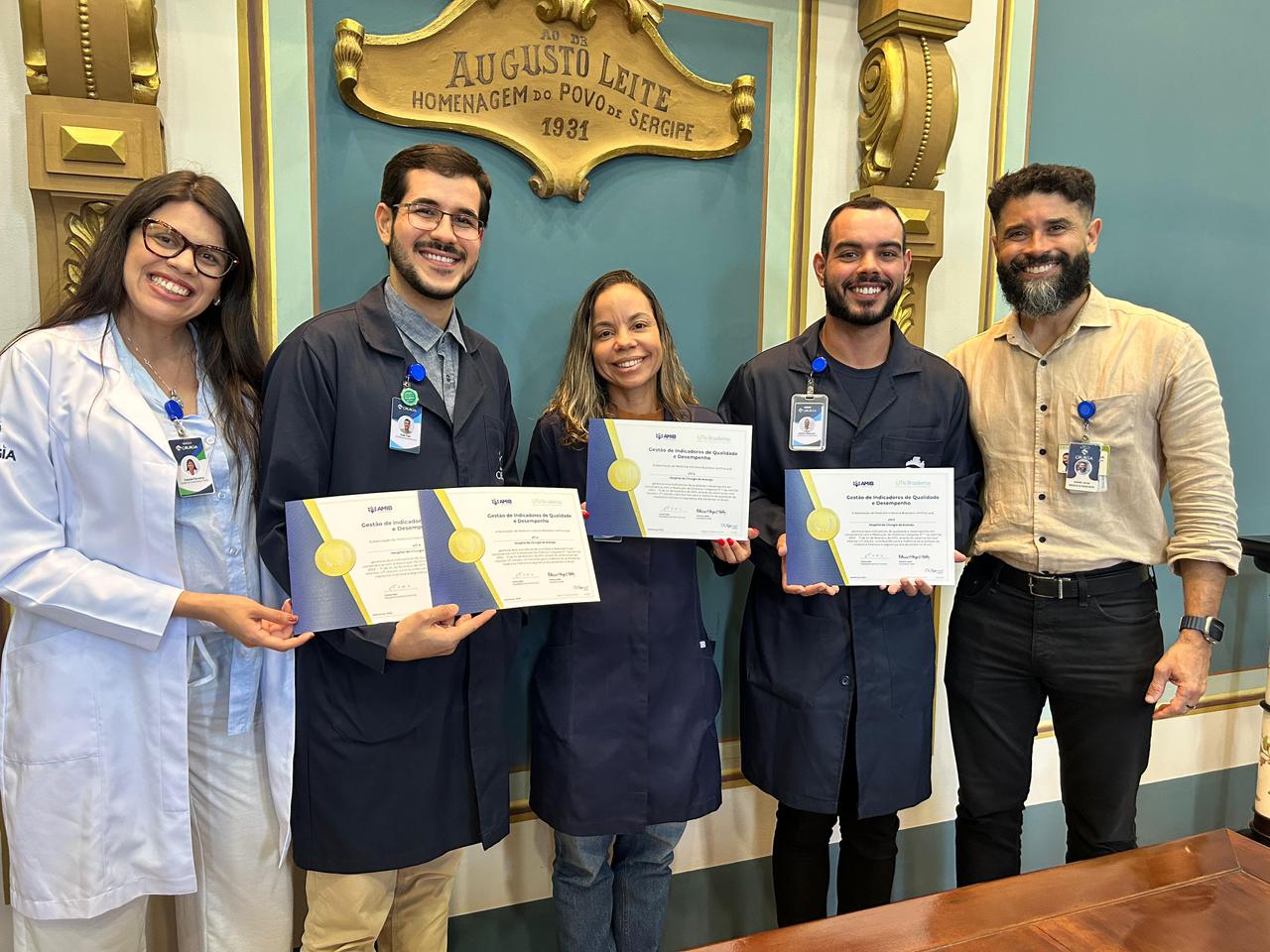 Gerentes das UTIs e coordenadores médicos com certificação