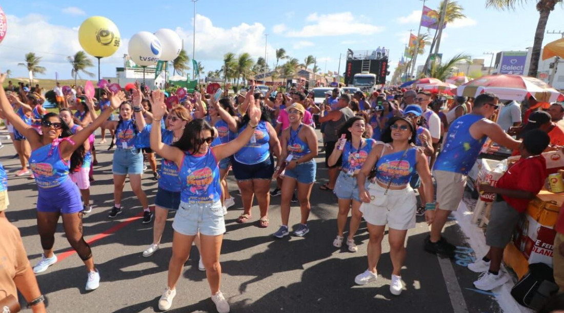 slide_694e32a0249b904eeb0e245de7bbdba5