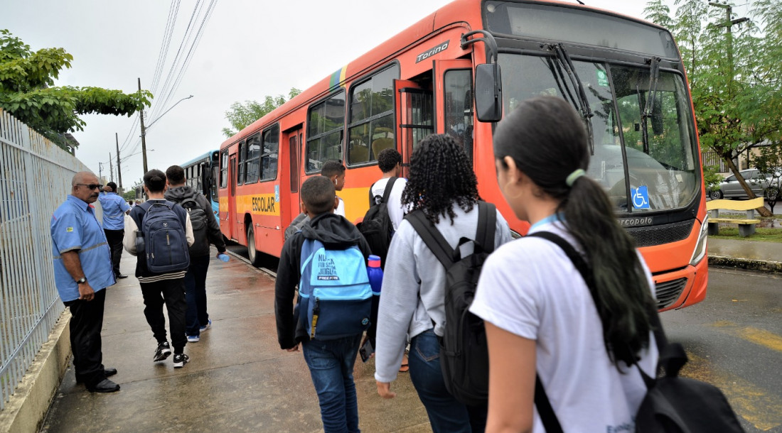 slide_6c64bdd4345b87addedf47588f3062e1