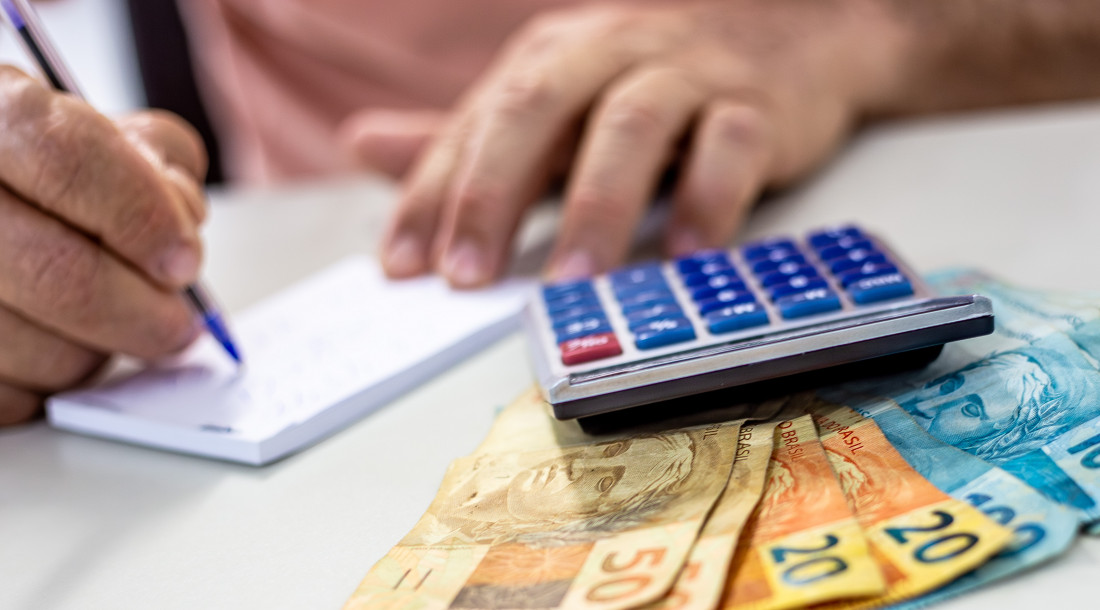 slide_da5d01300512d51ae76bd245e81d198d