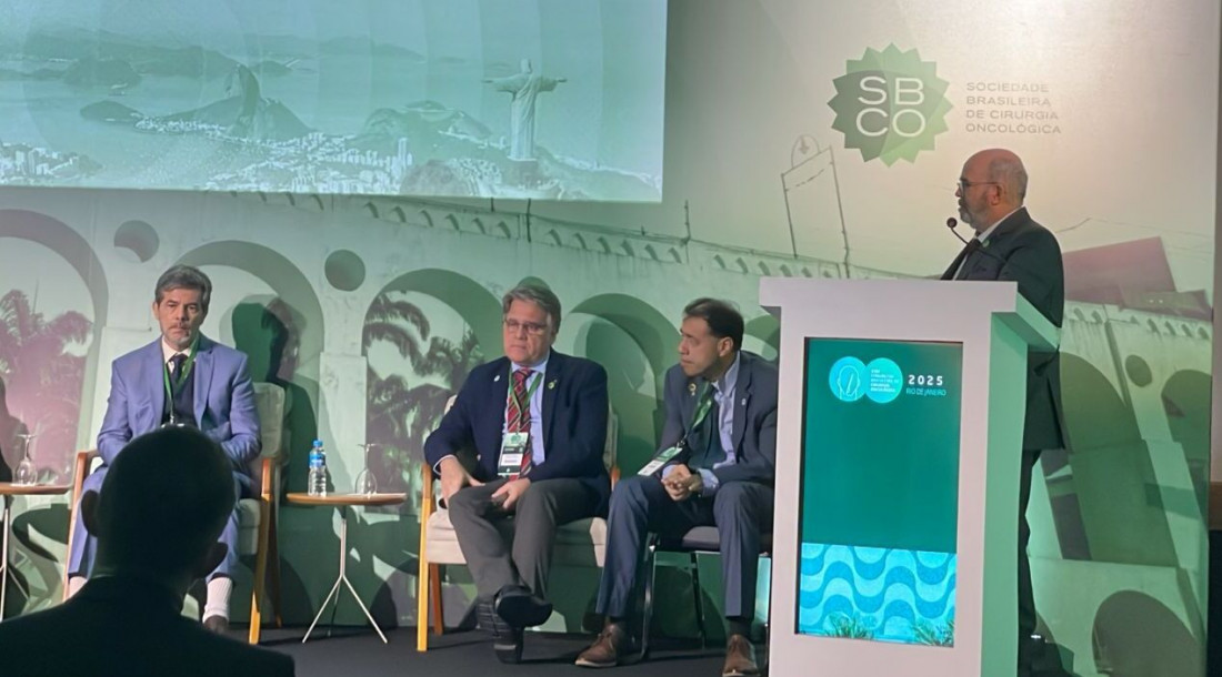 slide_f39e96e8360cb9067ecf5182366a107f