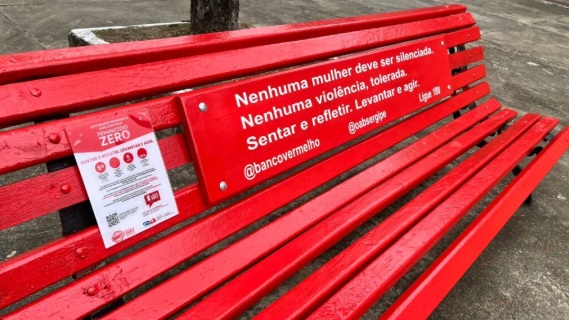 banco vermelho