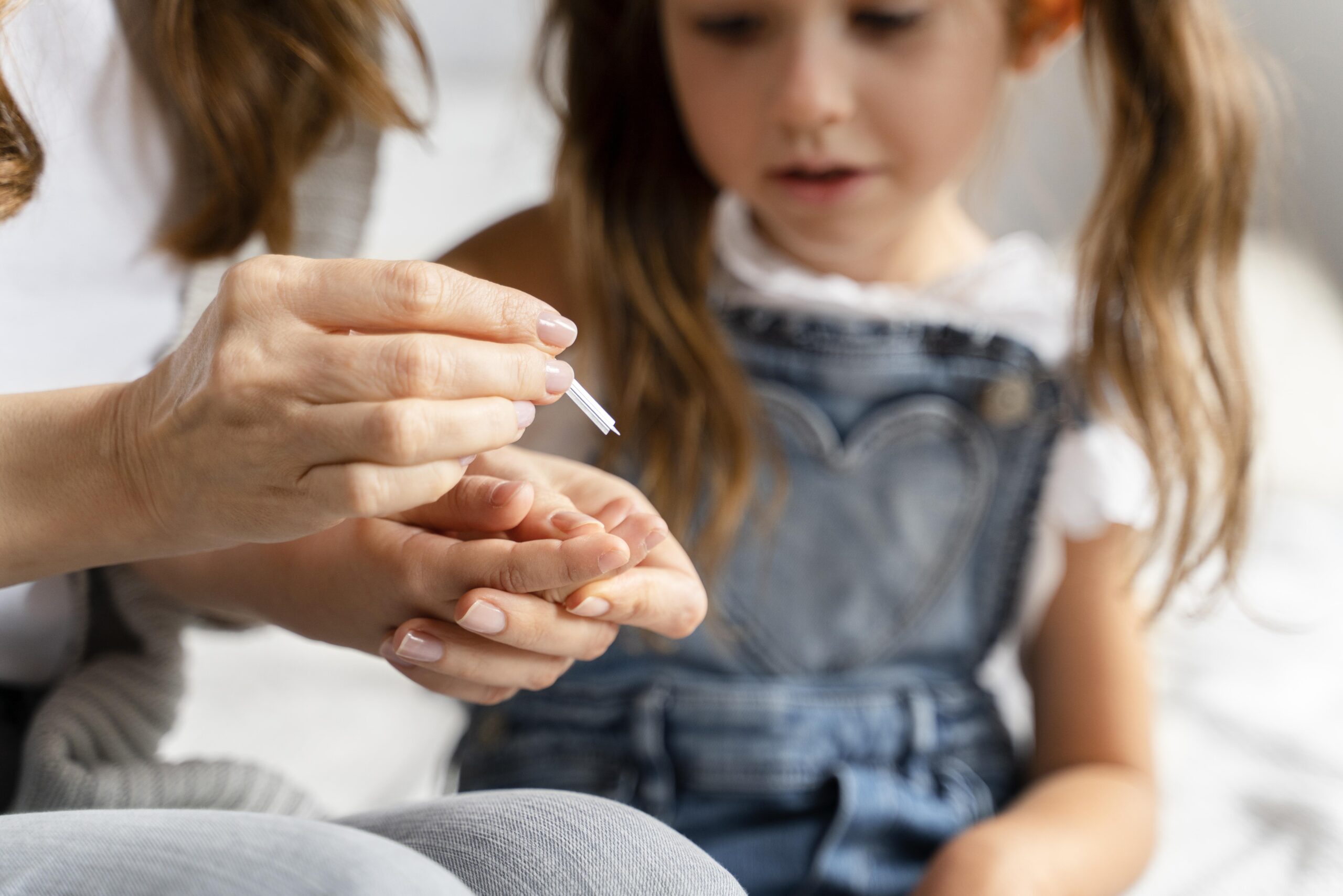 mom-doing-home-covid-test-her-daughter